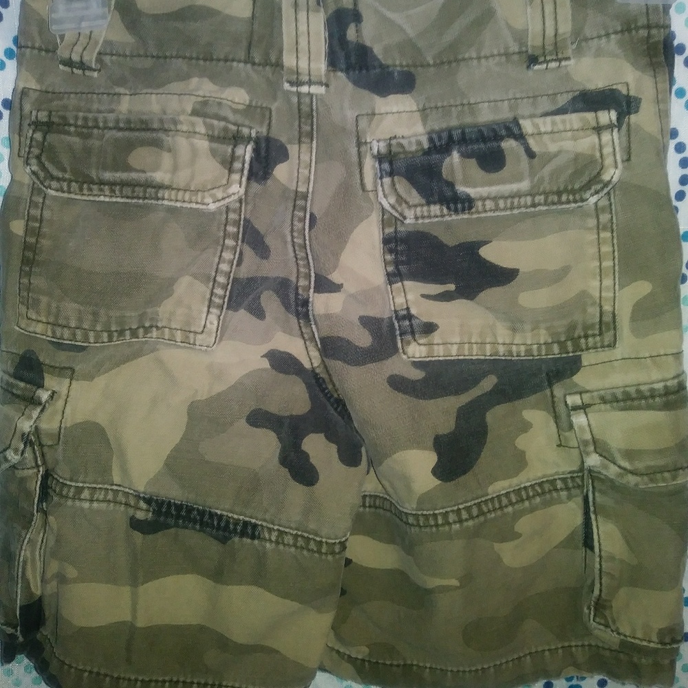 Shorts - Picture 2 of 3